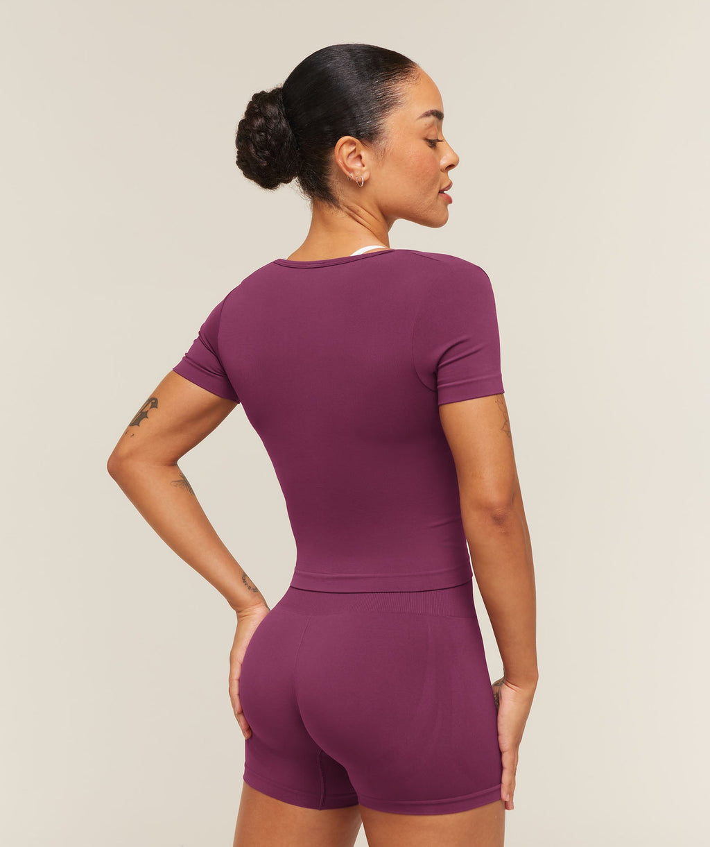 Everyday Seamless Tight Fit Crew Neck Tee